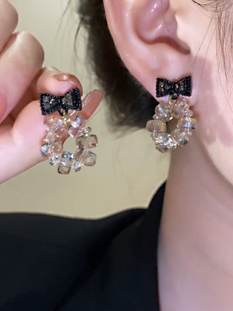 R6357 블랙 리본 크리스탈 귀걸이