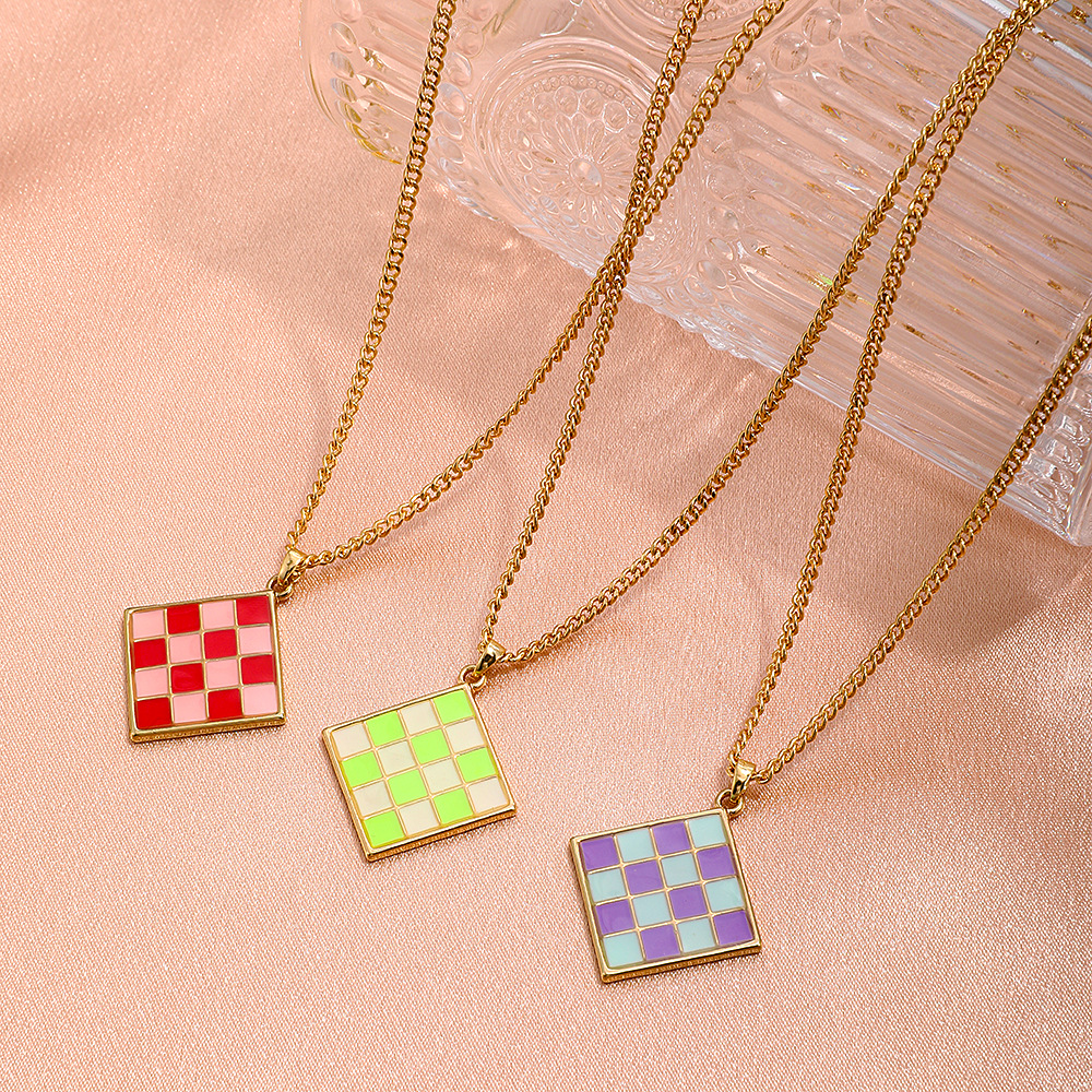 Cross-border New Geometric Square Pendant Necklace Color Dripping Oil Checkerboard Clavicle Chain Necklace display picture 3