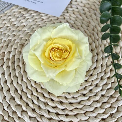 New curled rose head rose flower simulation flower head flower arrangement guide fake flower wedding ceremony indoor scene