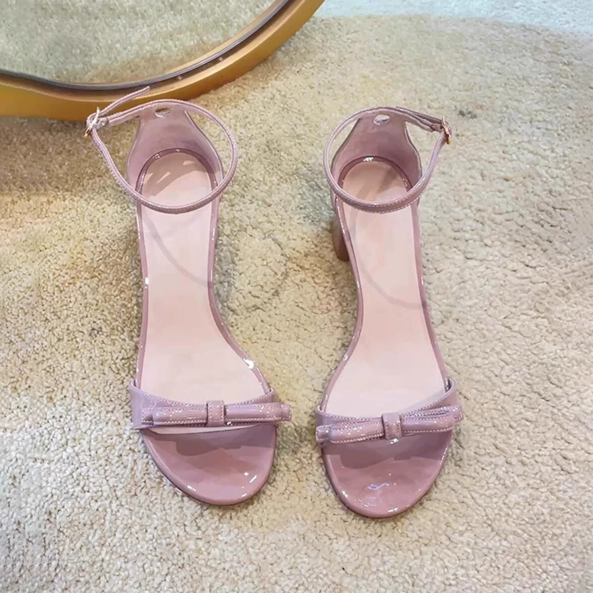 Овчинная версия ~ Французские феи красивые темпераментные сандалии женские слова пряжки