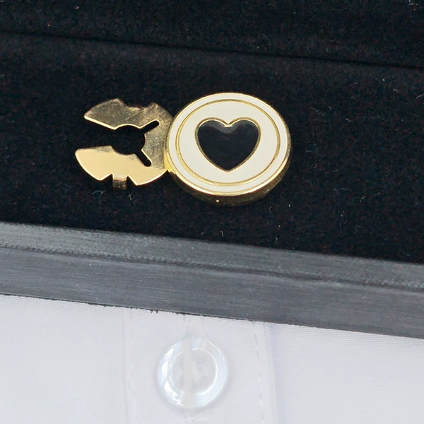 CF164 black nectarine heart on gold background