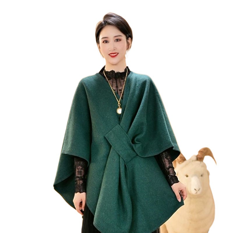 Miss He Da nuevo estilo de otoño y invierno en línea temperamento caliente estilo largo temperamento exterior con un chal de color sólido suelto