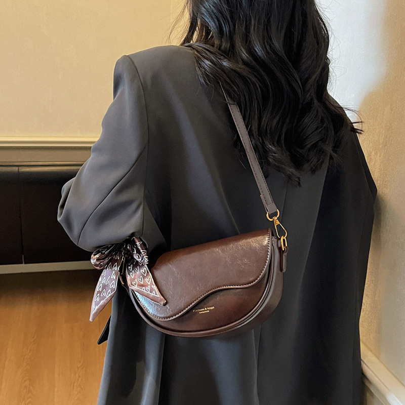 Transfronterizos de alto nivel bolso de braza para mujeres 2025 invierno nuevo tipo de mochila de viaje simple bolsa de hombro temperamento silla de montar