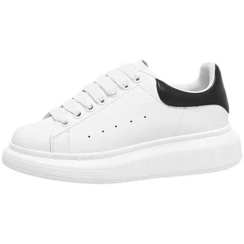 검은 가죽 꼬리