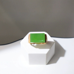 Jin Yutang Xinjiang Hetian Jasper Apple Green Ring 18k Heavy Gold Inlaid with Bright Color Jade Oil