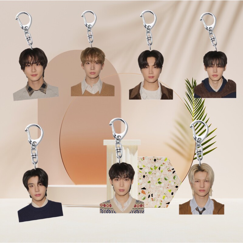 Acrylic 2026 Calendar Pendant Acrylic Keychain Celebrity Merchandise Individually Packaged Gift Stand Display Acrylic 2026 Calendar Pendant Acrylic Keychain Celebrity Merchandise Individually Packaged Gift Stand Display