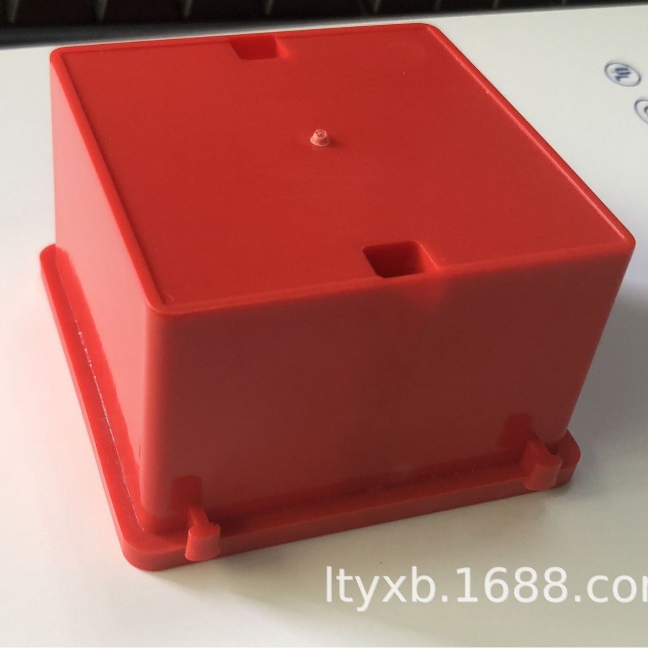 家庭装修PVC阻燃86型50红色自攻螺丝开关盒(拼装型)底盒全塑料