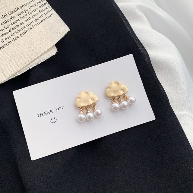 Simple Style Clouds Alloy Inlay Artificial Pearls Ear Studs 1 Pair display picture 7