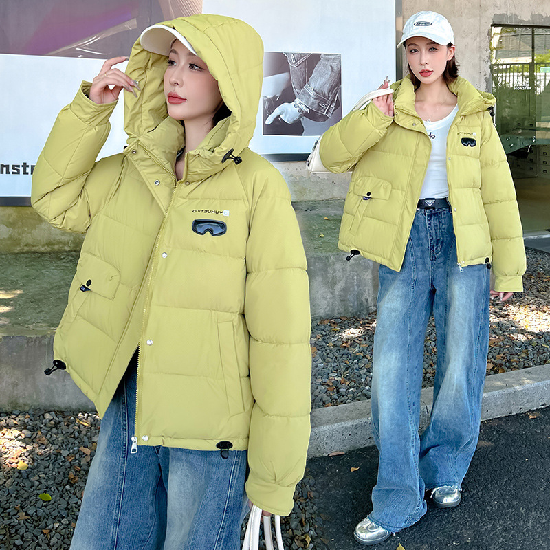 Ropa de algodón para mujeres otoño y invierno 2025 nuevo estilo de estilo universitario corto suelto y grueso vestido de pan vestido de algodón de color caramelo chaqueta de algodón image 1