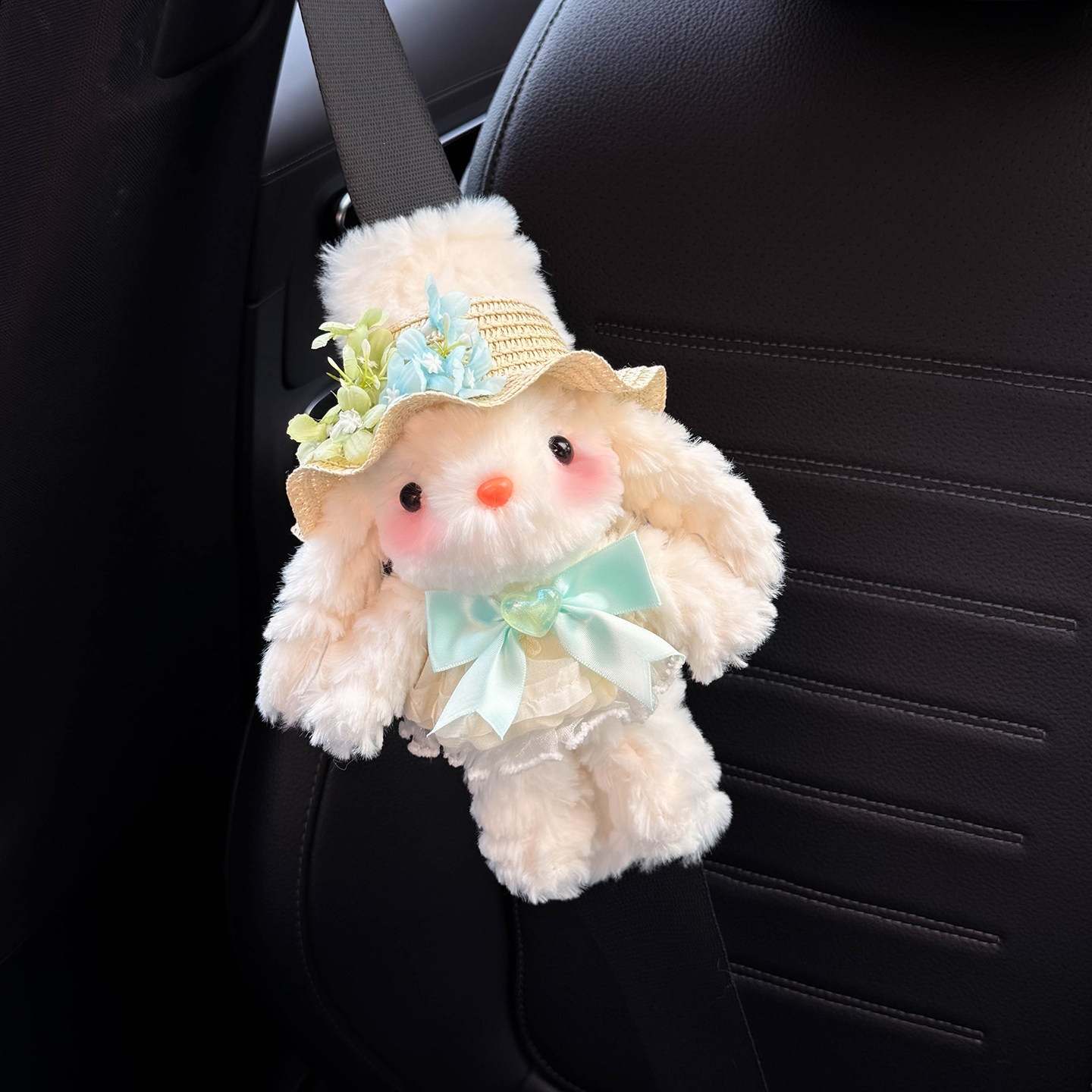 Cute rabbit car seatbelt shoulder pad, seatbelt decoration, anti-abrasion clothing, a pair for couples, high-end feel