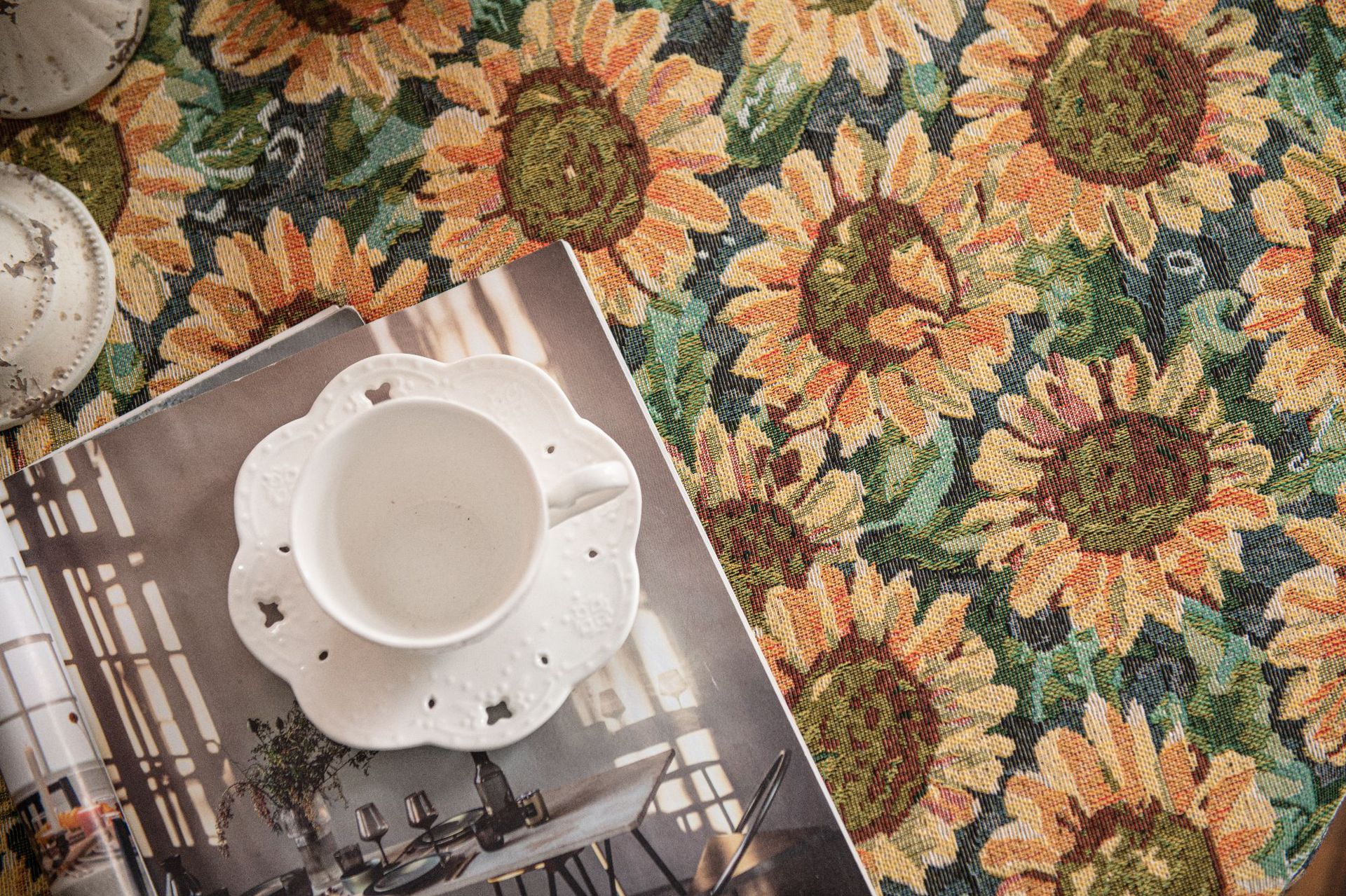 提花向日葵+ 白须圆形