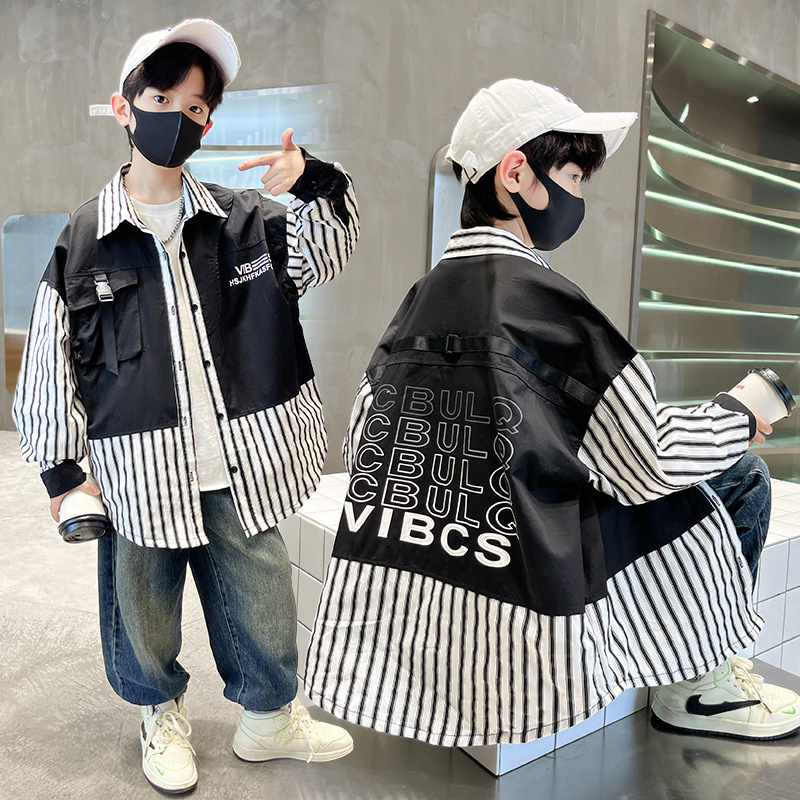 소년의 봄 편지 인쇄 가짜 투피스 셔츠 재킷 2025 새로운 어린이 서양식 캐주얼 코트 재킷