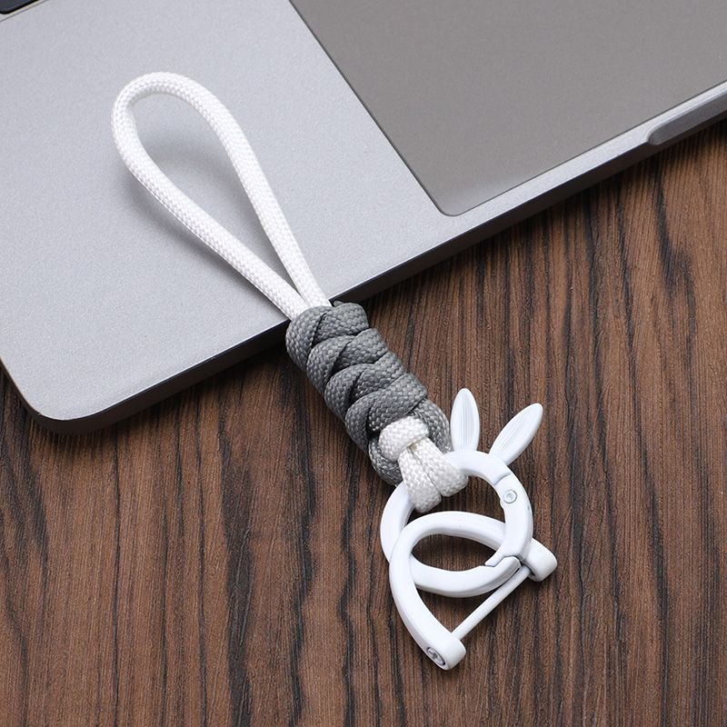 Lindo cordón de conejo llavero anillo colgante niña coche colgante de alto valor ins nicho