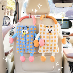 ネットの赤い車のティッシュの箱のドーパミンの車の用品のアニメのぬいぐるみの車の車の背もたれの掛け式の引き出し箱の収納袋
