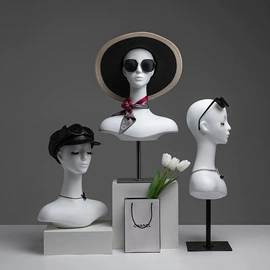 模特;其它服装展示;服装陈列架