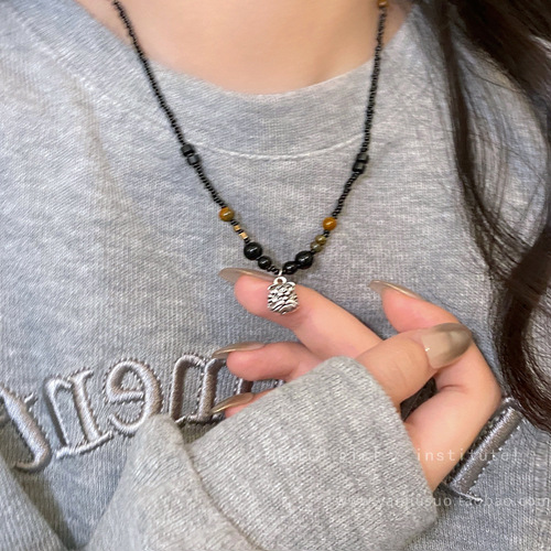 New Chinese Style Chinese Lion Pendant Necklace for Women, Autumn and Winter Edition, Ethnic Retro Bead Accessory, Personalized and Versatile Ornament