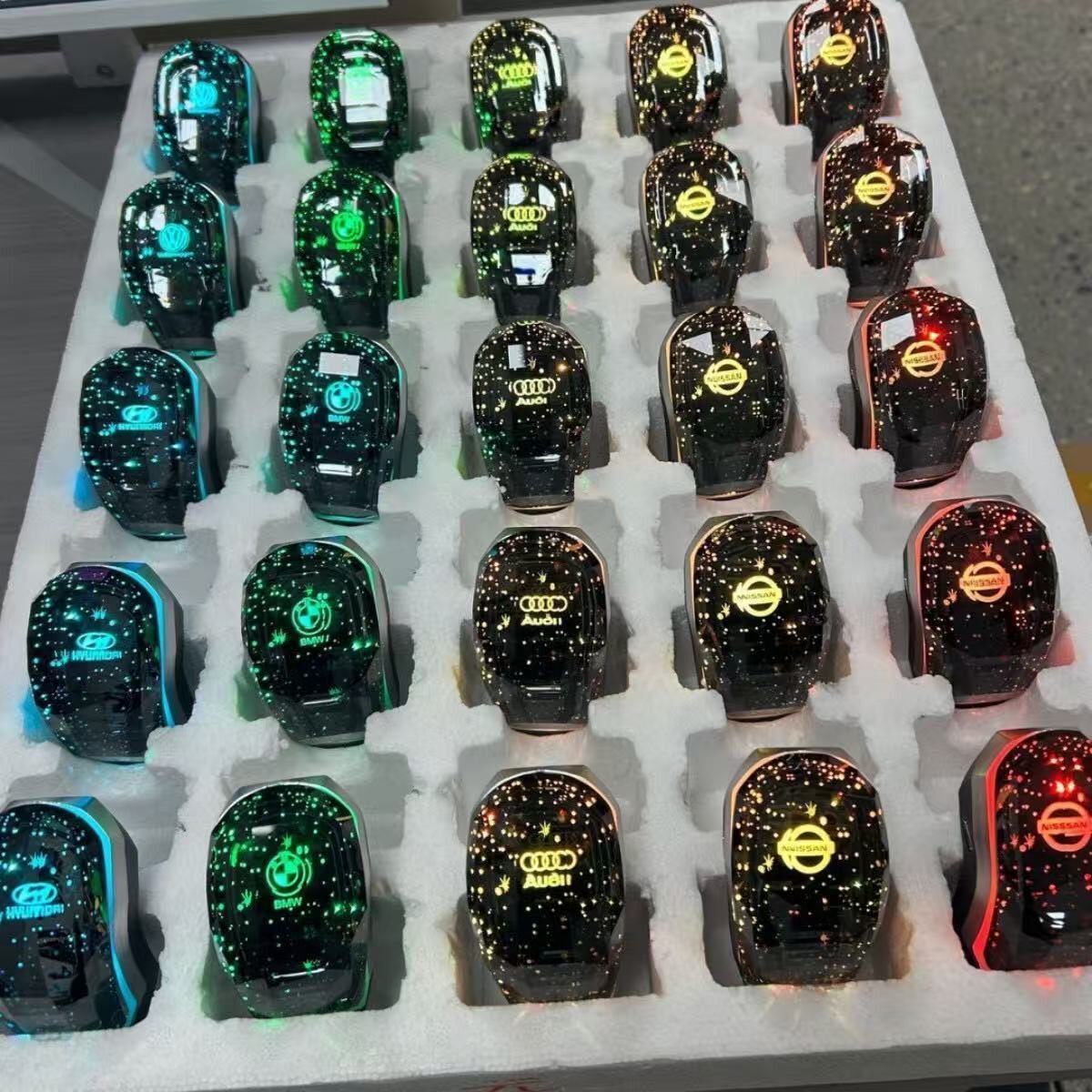 Colorful luminous gear shift knob modification suitable for Toyota Corolla and other models, crystal luminous gear shift modification