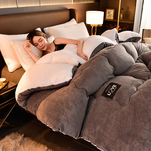 Home Double-Sided Lamb Fleece Winter Blanket, Thick Insulated Feather and Wool Filled Core, Full Cotton Milk Wool Winter Blanket for Wholesale