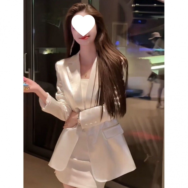 Elegant and sophisticated two-piece set for women, featuring a retro-style blazer and a suspender dress, new spring/autumn 2026 collection