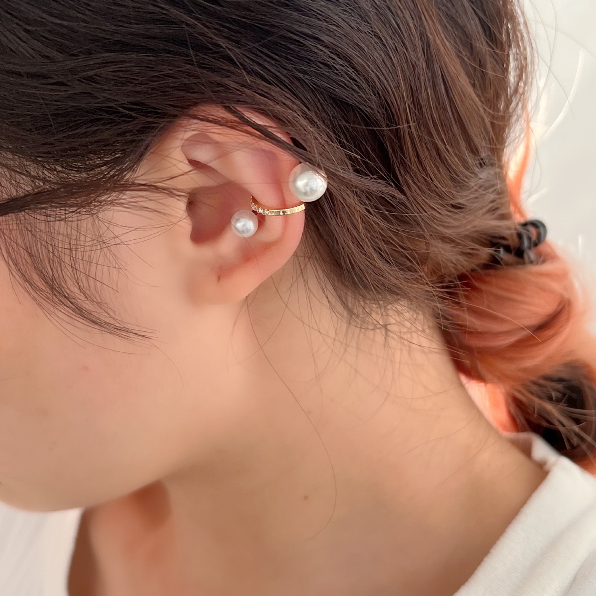 Pendientes de botón con perlas y circonitas elegantes mujer_voghion.com
