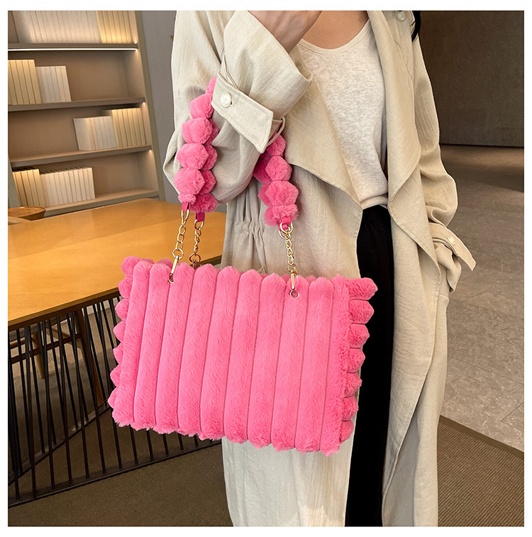 Polyester Material Solid Color Pattern Plush Bag Women's New Korean Style Large Capacity Sweet Chain Tote Casual Fashion Portable Shoulder Bag