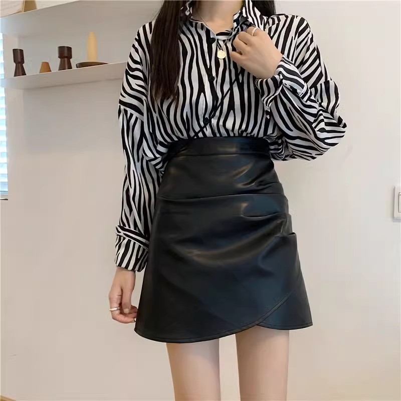 Black small leather skirt for women autumn and winter New High waist anti-exposure skirt plus size pleated irregular A- line short skirt