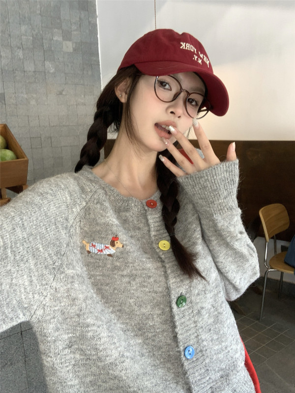 软糯毛衣外套秋季彩色纽扣小狗刺绣圆领宽松针织开衫秋季新款上衣|undefined