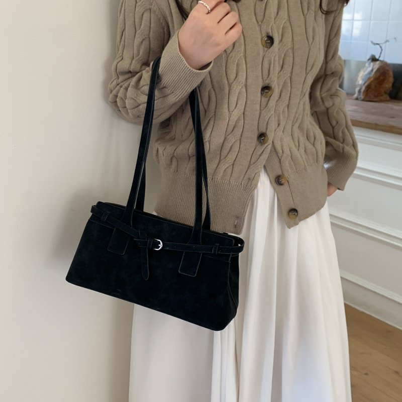 Retro nicho bolso de terciopelo de seda mujer 2025 nuevo estilo de viaje universal bolso de hombro de brazo bolso de moda ocio