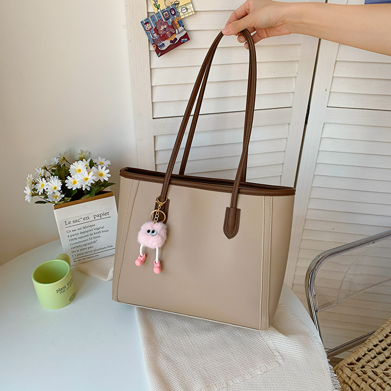 Khaki ribbon pendant