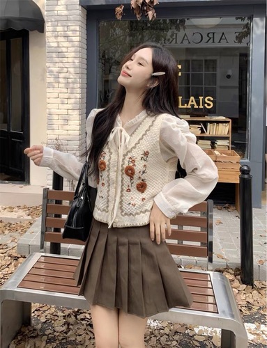 Women's Autumn Embroidered Knit Cardigan Vests with Peony Style, Layered Top, Fashionable, Wholesale