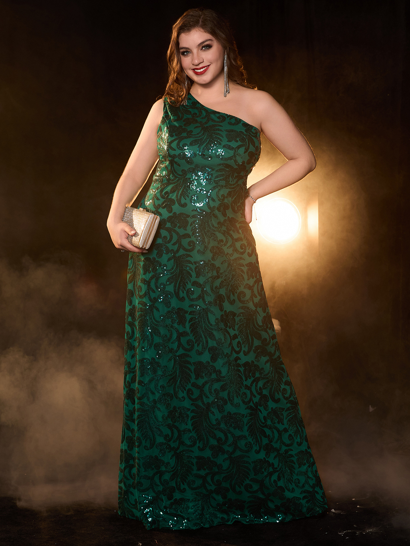 Vestido de talla grande vestido de noche caliente vestido de noche brillante europeo y americano comercio exterior cuello diagonal sin mangas falda larga Amazon elegante image 4