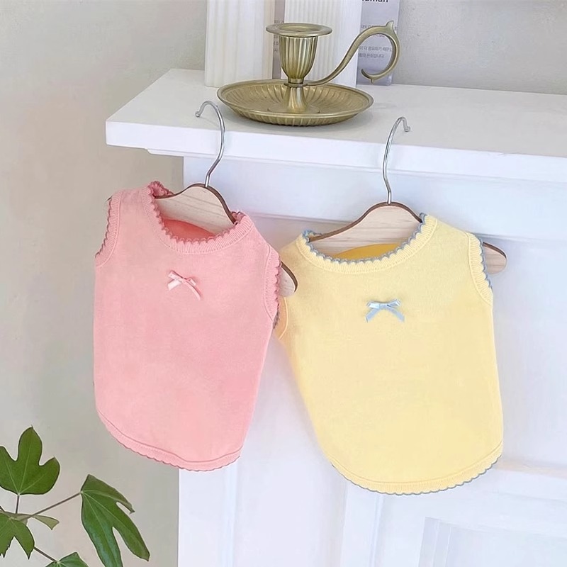 Primavera y verano perro estilo Ins lindo y dulce macarrón chaleco gato color sólido ropa de dos patas ropa de peluche para mascotas