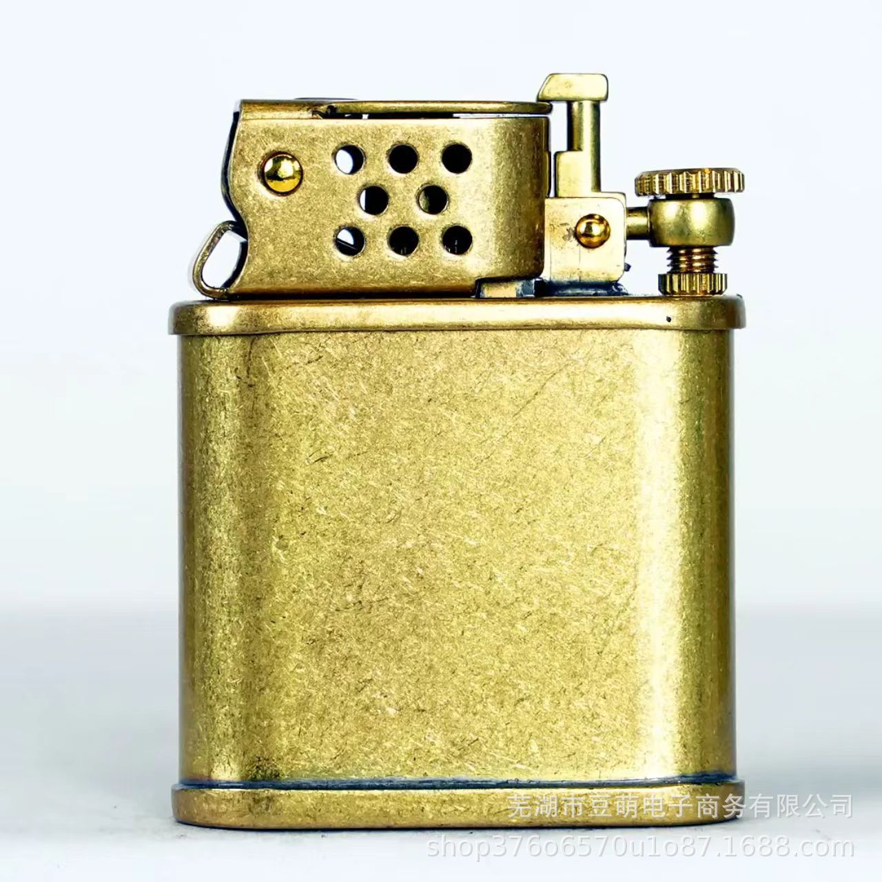 Moda Zoro Z561 Du Yue Sheng con el mismo encendedor de queroseno en línea popularidad creativa personalidad eyección ignición de un botón