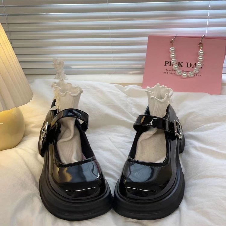 Zapatos de cuero franceses de Marizhen para mujeres 2025 primavera nueva cabeza negra redonda japonesa con suela gruesa de tacones altos retrógrados zapatos para mujeres