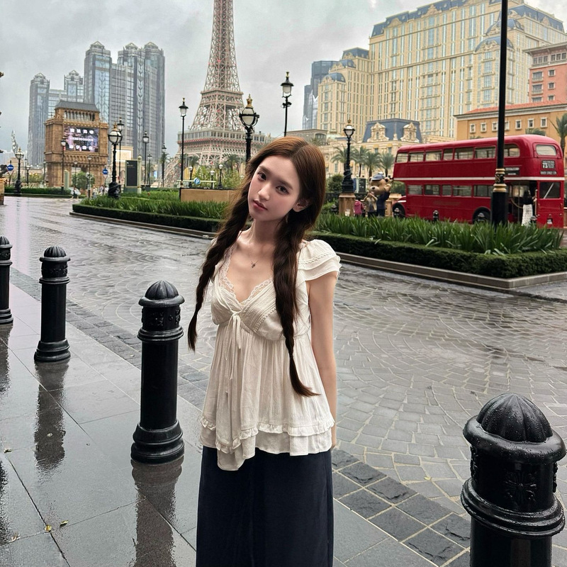 Atmospheric White V-Neck Flutter-Sleeve Drapey Top for Women, Summer Tie-Up Ruffled Lace Trim Slimming Shirt Atmospheric White V-Neck Flutter-Sleeve Drapey Top for Women, Summer Tie-Up Ruffled Lace Trim Slimming Shirt