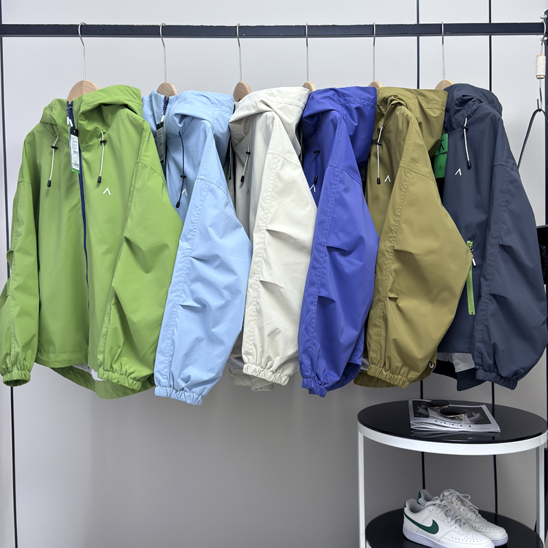 大廠訂單！戶外山系防潑水連帽衝鋒衣夾克休閒登山服外套上衣春新