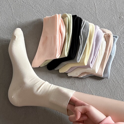 Loose socks for women Japanese simple solid color mid-calf socks spring and autumn Xiaohongshu pile socks confinement stockings boneless