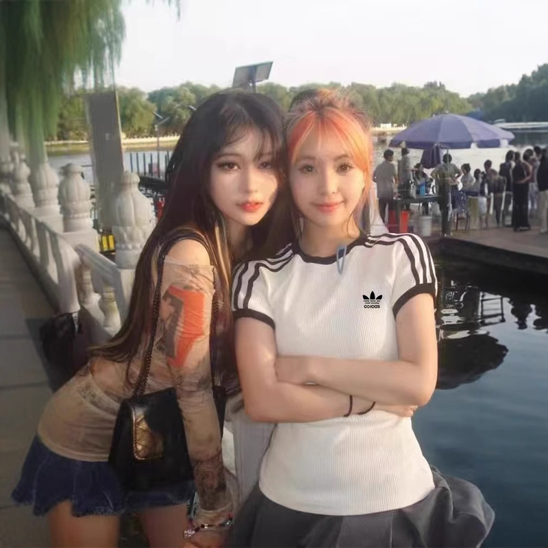 Women's Summer Short Ribbed Fabric Round Neck Short-Sleeved T-Shirt with Striped Design and Three-Leaf Embroidery, Slim Fit