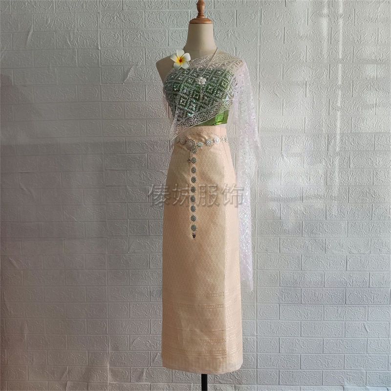 A9 five-piece light yellow skirt set with shawl that won’t shed powder