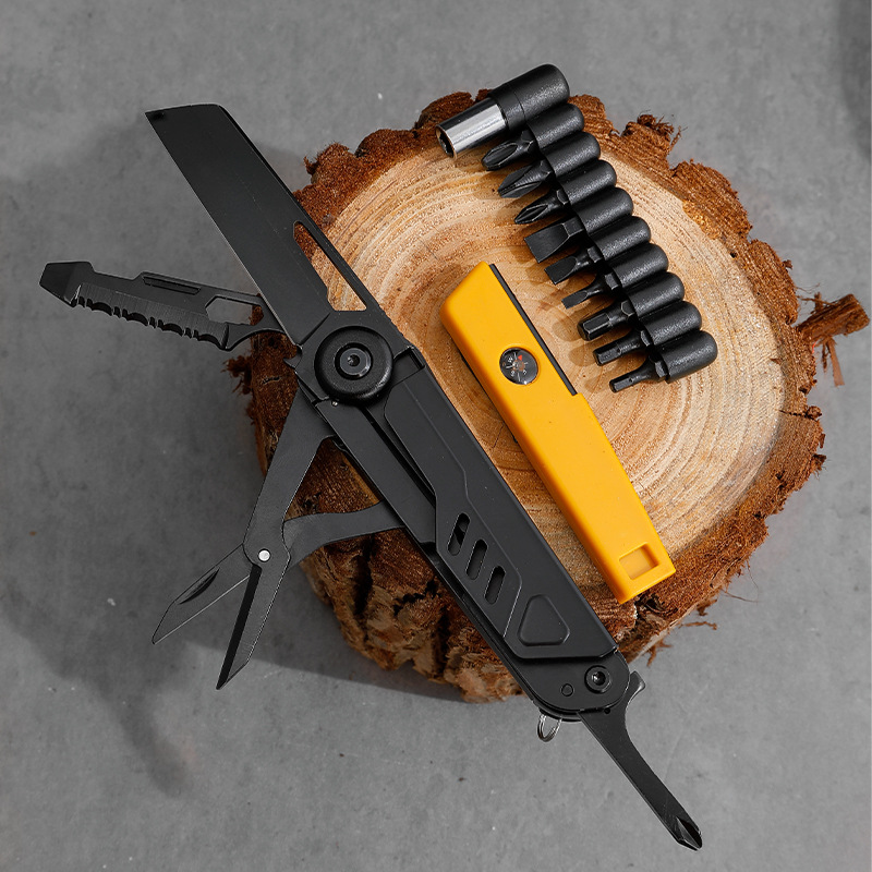 户外折叠小刀 多功能剪刀螺丝刀组合工具 不锈钢带打火石口哨刀具