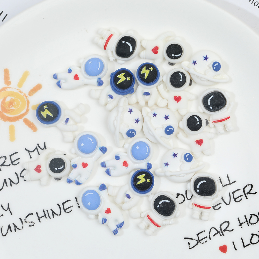 Espacio transfronterizo astronauta DIY resina accesorios DIY crema pegamento caja del teléfono accesorios para el cabello taza de agua pegatinas caja de almacenamiento parche