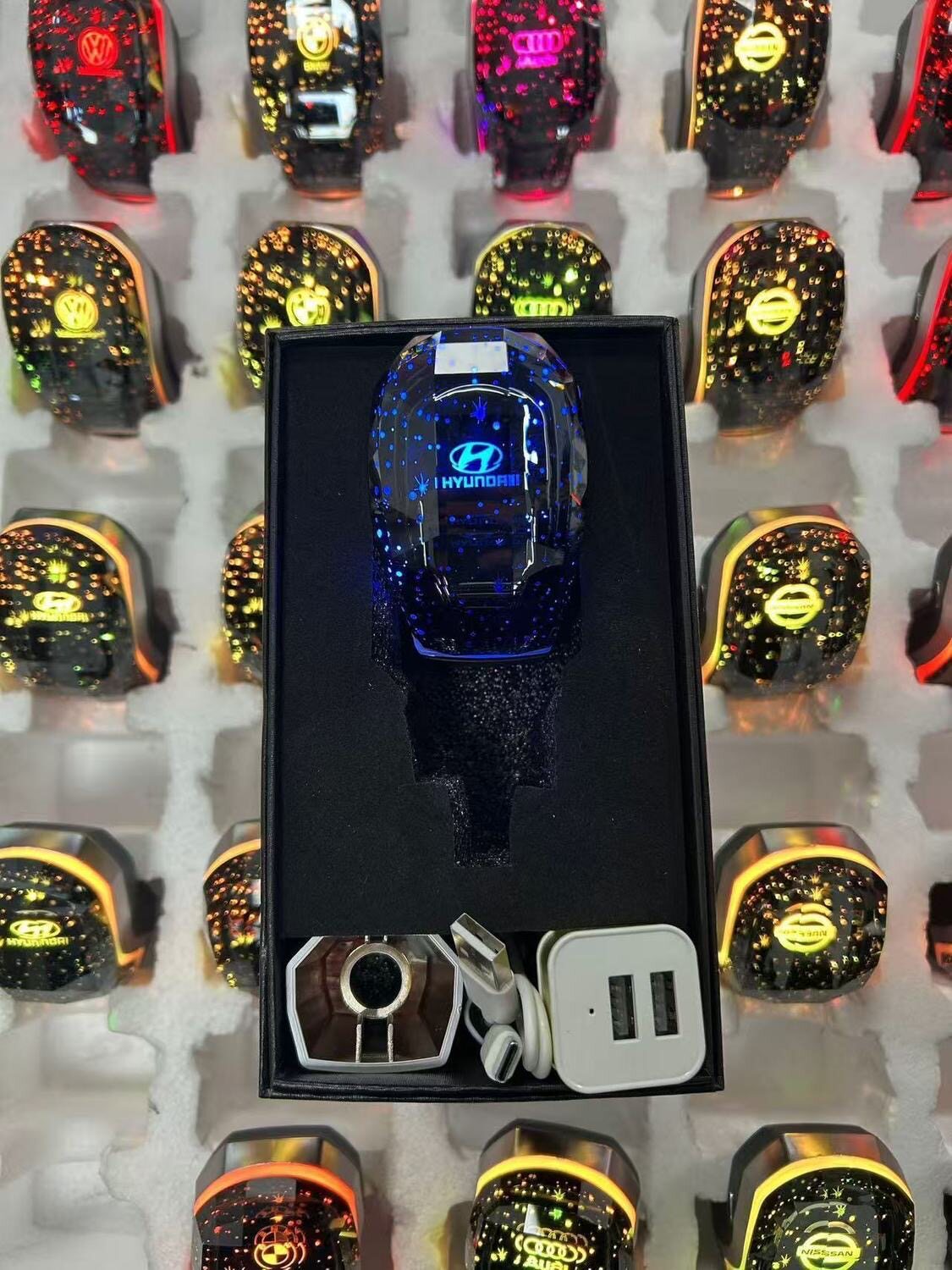 Colorful luminous gear shift knob modification suitable for Toyota Corolla and other models, crystal luminous gear shift modification
