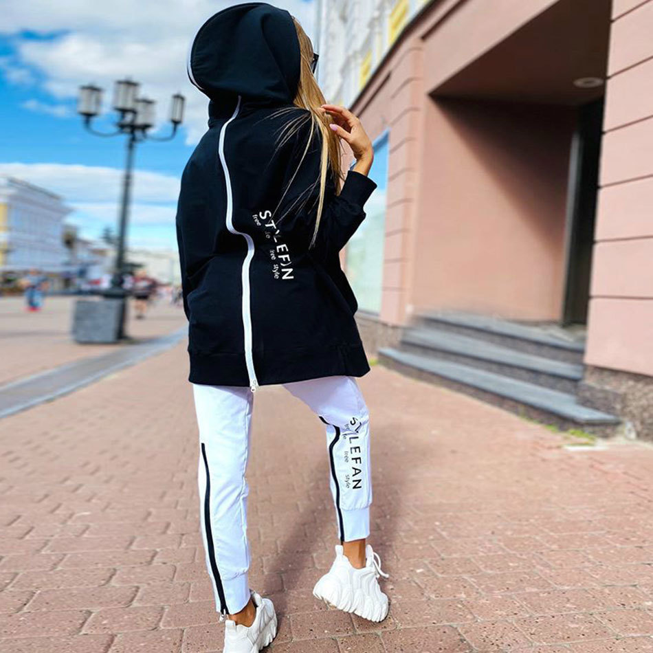 Damträningsset med dragkedja och tröja med tryck_voghion.com
