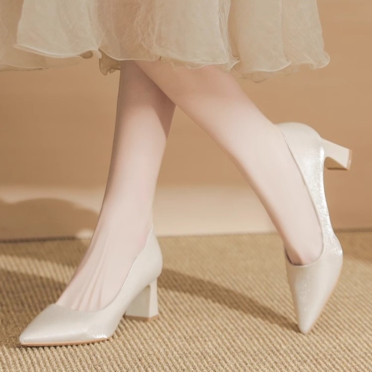 Zapatos de tacón alto franceses, zapatos de tacón grueso para mujeres, verano de 2026 nuevos puntales y superficiales, pedal sexy