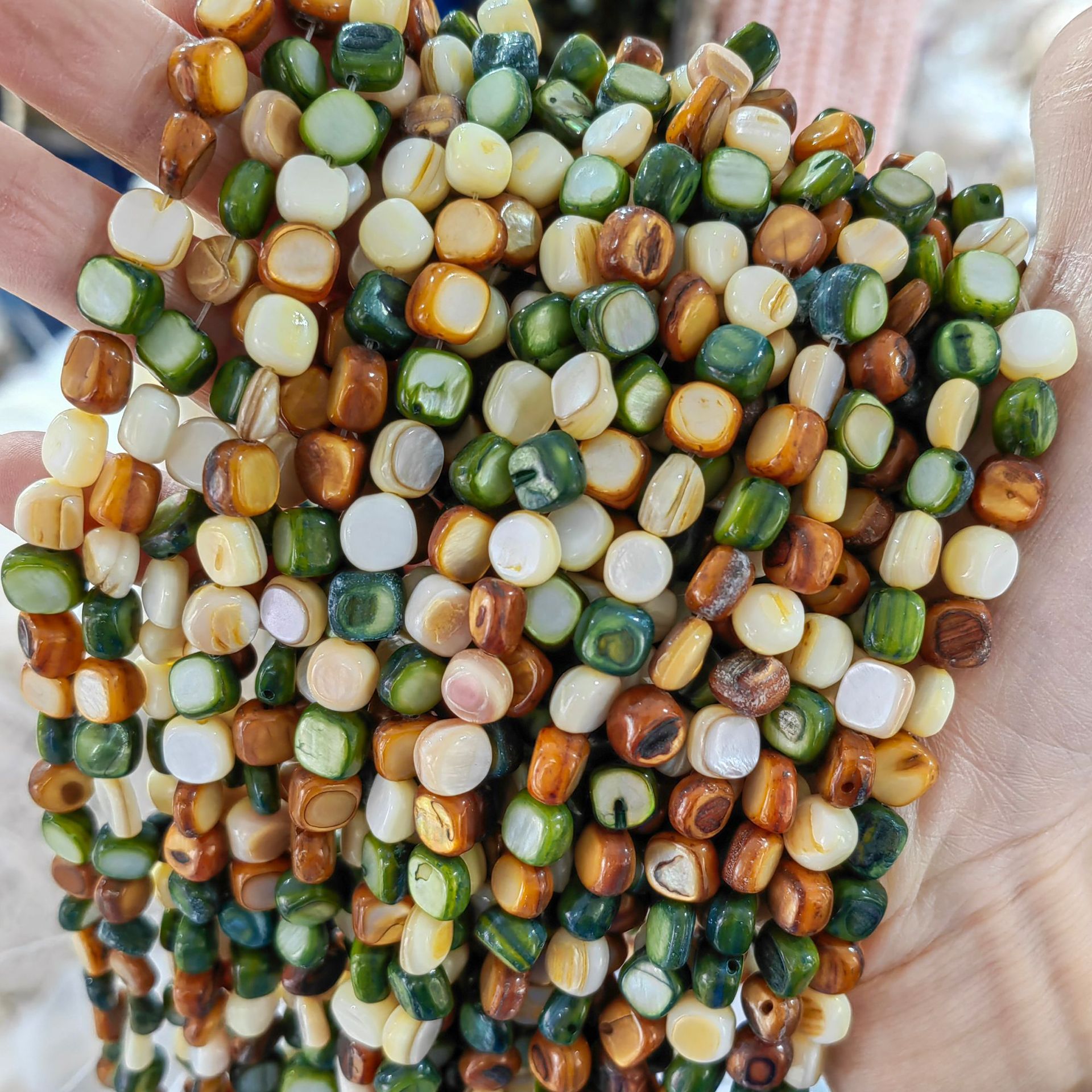 Conchas de cabeza de toro natural 8mm con cuadrados semiacabados perlas dispersas accesorios de joyería diy al por mayor