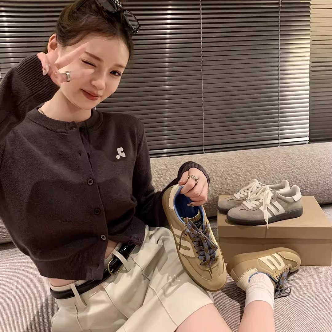 Versión de cuero de vaca ~ Grape Madre con el estilo retro americano de cuero suave con suela gruesa de color, zapatos deportivos casuales para mujeres.