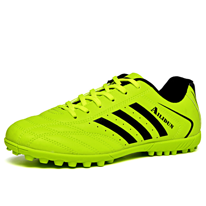 24 zapatos de fútbol para hombres de otoño bajo clavos estudiantes niños niños entrenamiento profesional zapatos de fútbol transfronterizos Amazon