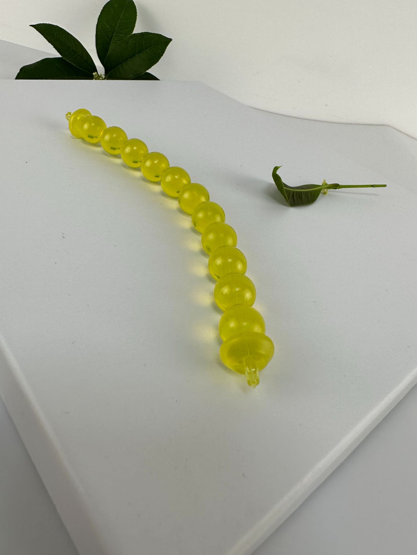 [Perla única] Bolso pequeño con mango de perlas para mujer 2024 nuevo bolso de gelatina de nicho de moda estilo occidental