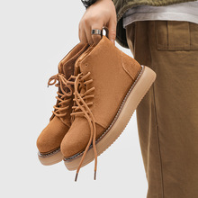 �r���¿���ʿ�иߎ��R��ѥ��Ƥ���qĥɰ��ЬӢ���L���bѥ�Sɫ��Ь