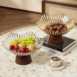 收纳箱;果盘、果篮;垃圾桶